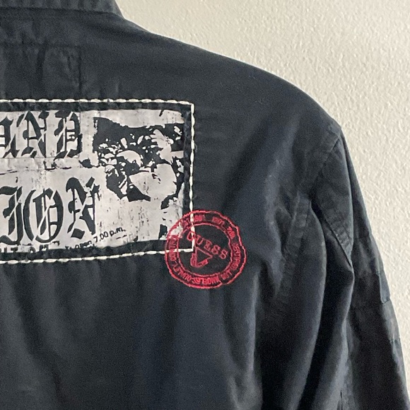 Guess men’s button down shirt size Large (Q1) - Picture 4 of 7